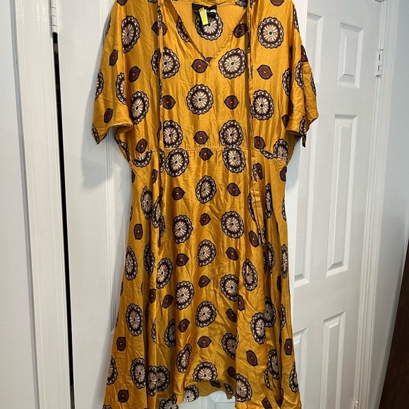 Nissa silk midi dress. Good used condition. - Picture 1 of 6
